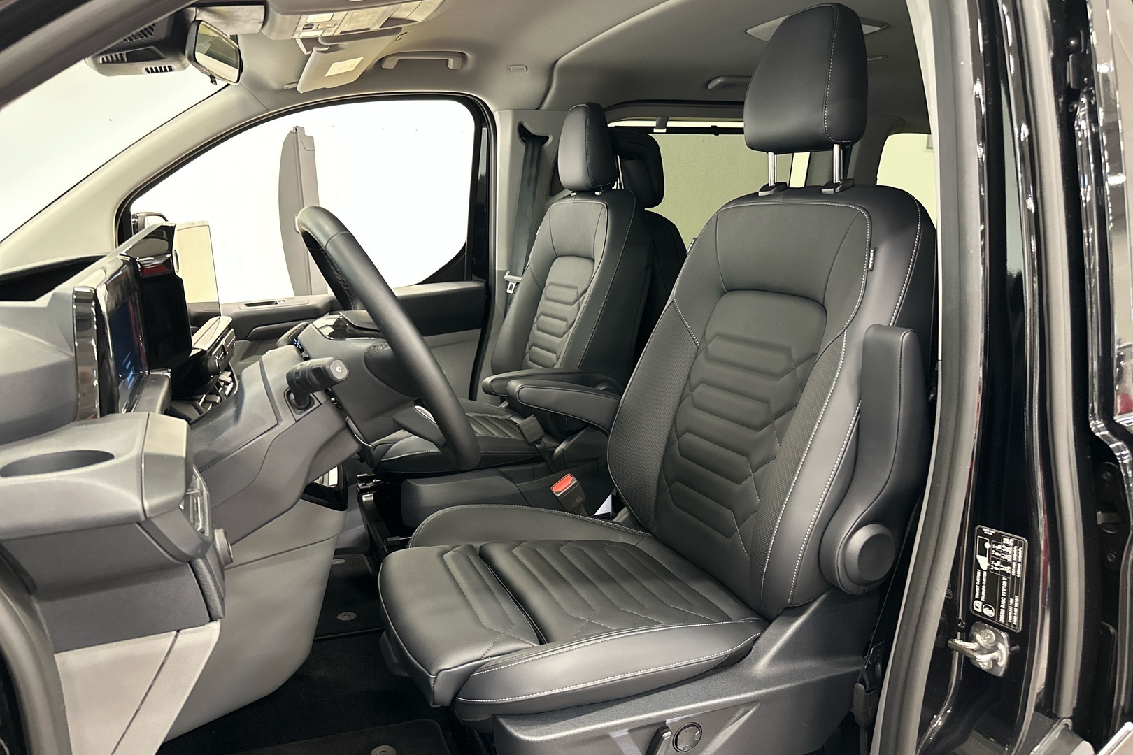 FORD TOURNEO CUSTOM 8