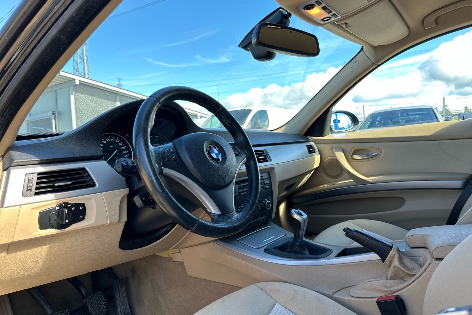 BMW 320 2008
