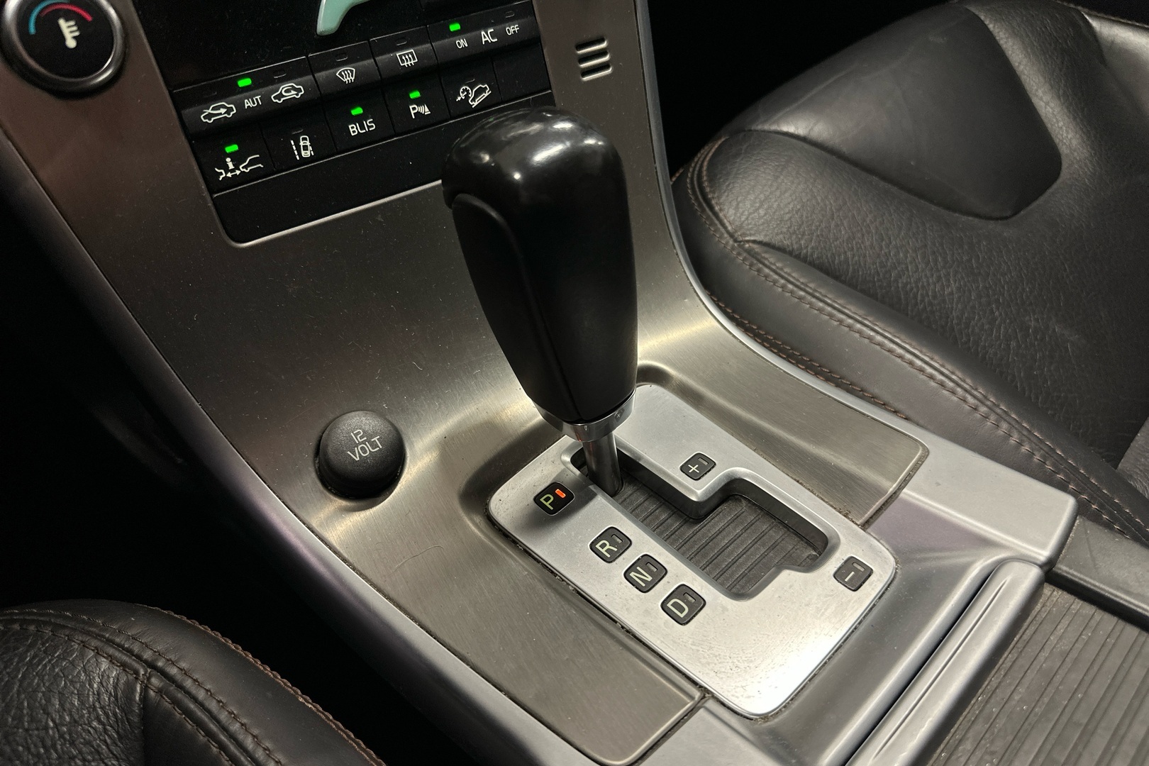 VOLVO XC60 2010