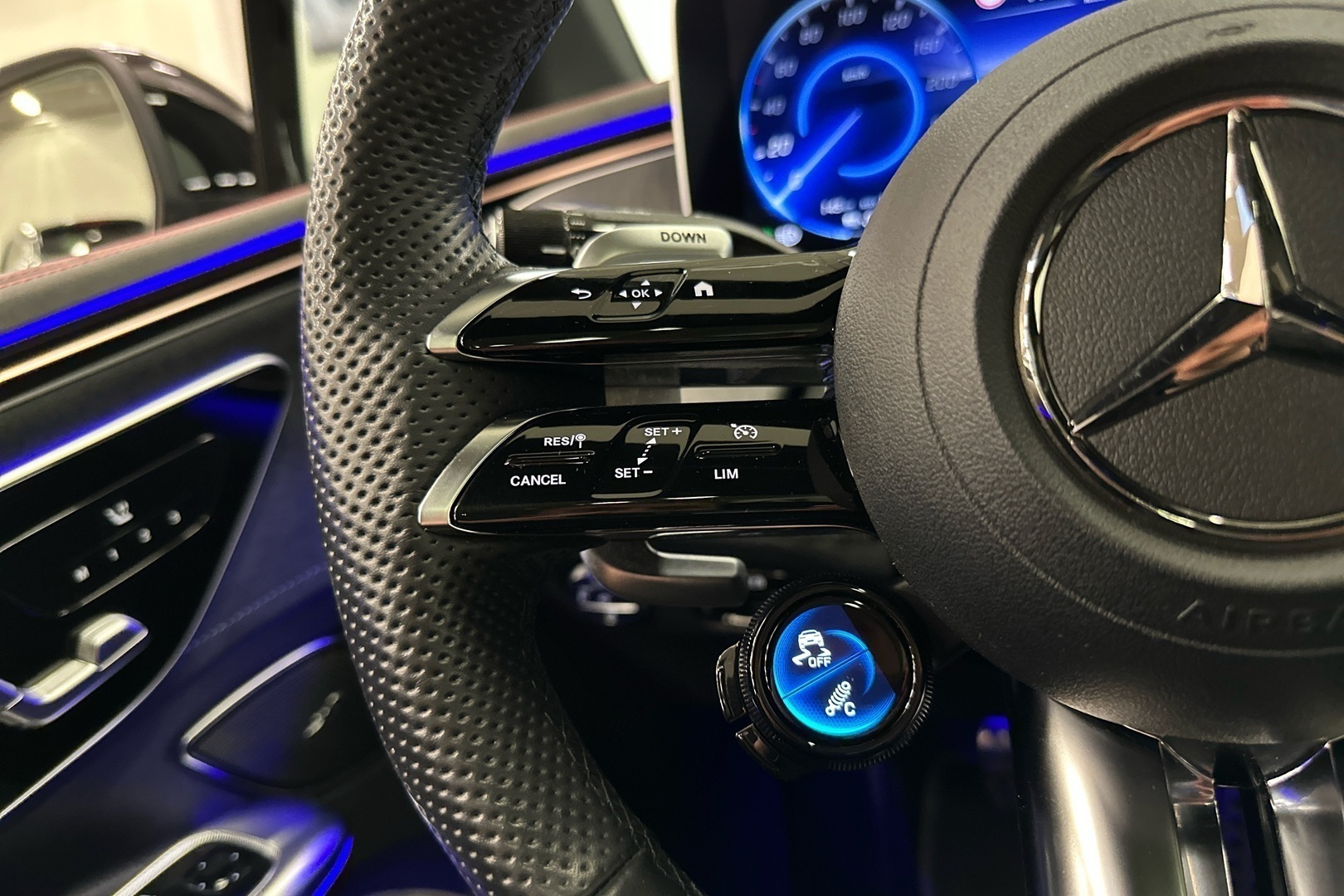 MERCEDES-BENZ EQE 2023