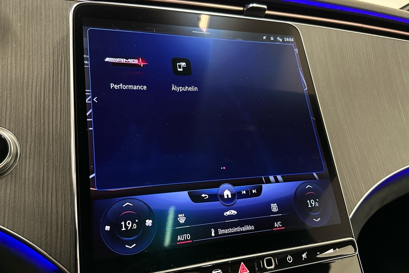 MERCEDES-BENZ EQE 2023