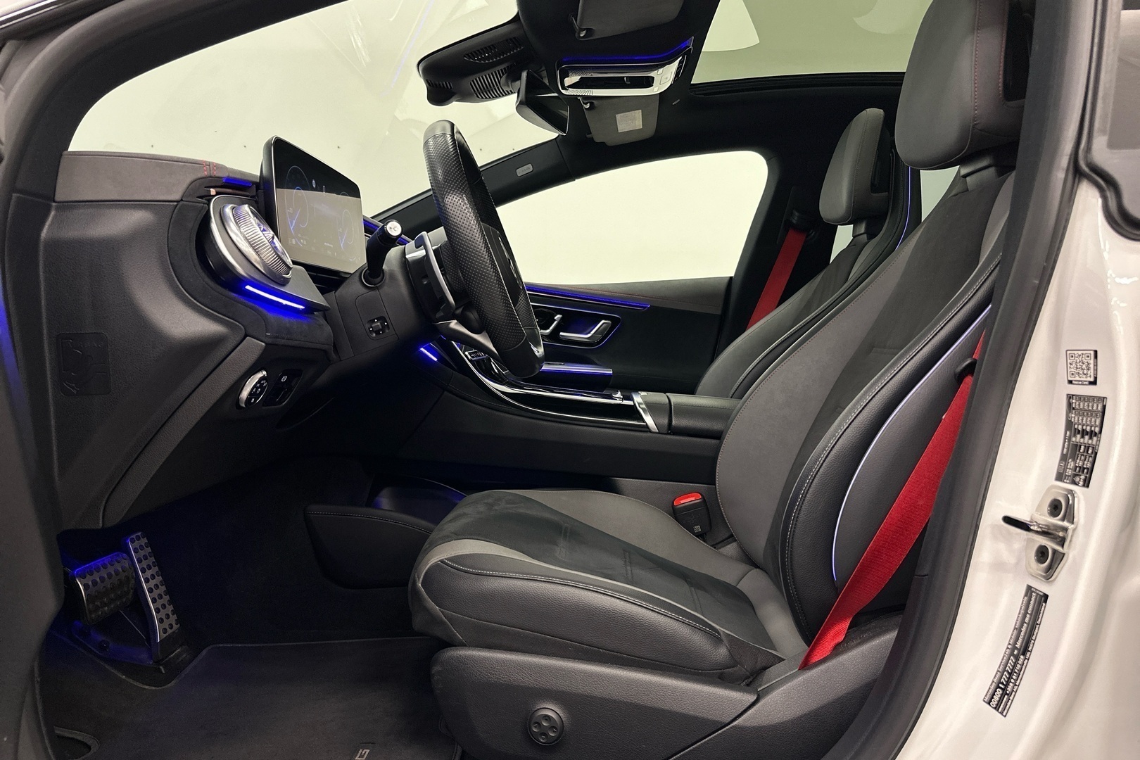 MERCEDES-BENZ EQE 2023