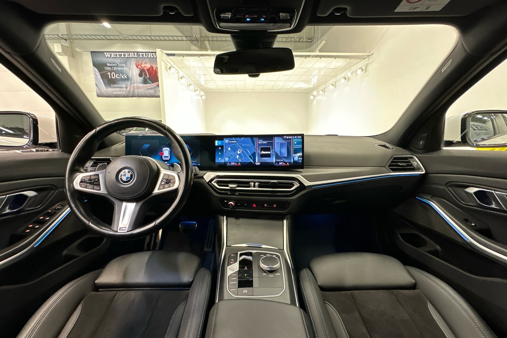 BMW 330 2023