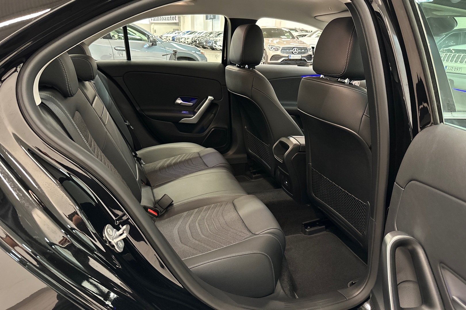 MERCEDES-BENZ A 2023