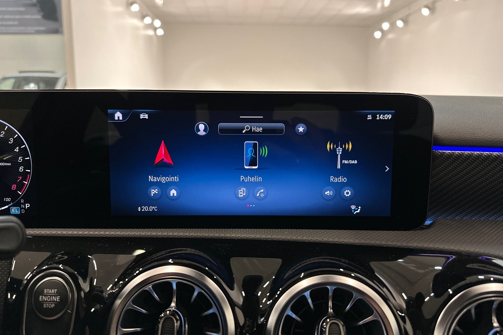 MERCEDES-BENZ A 2023