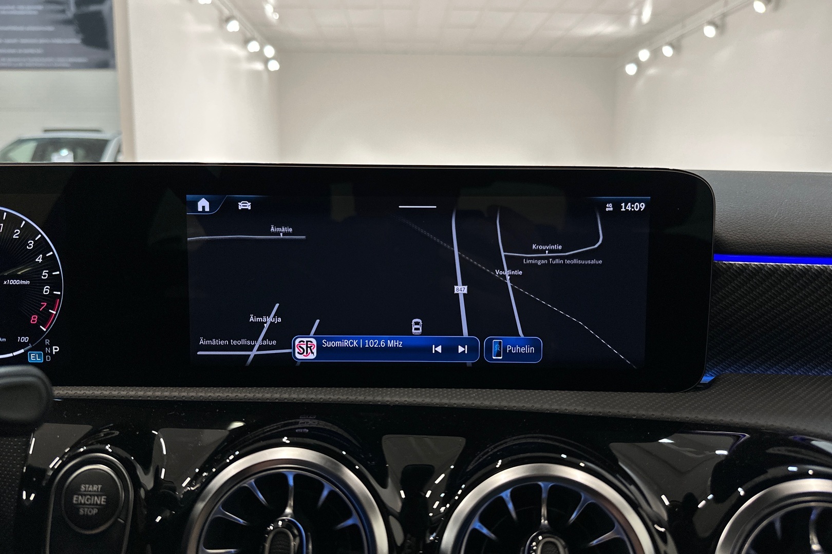 MERCEDES-BENZ A 2023