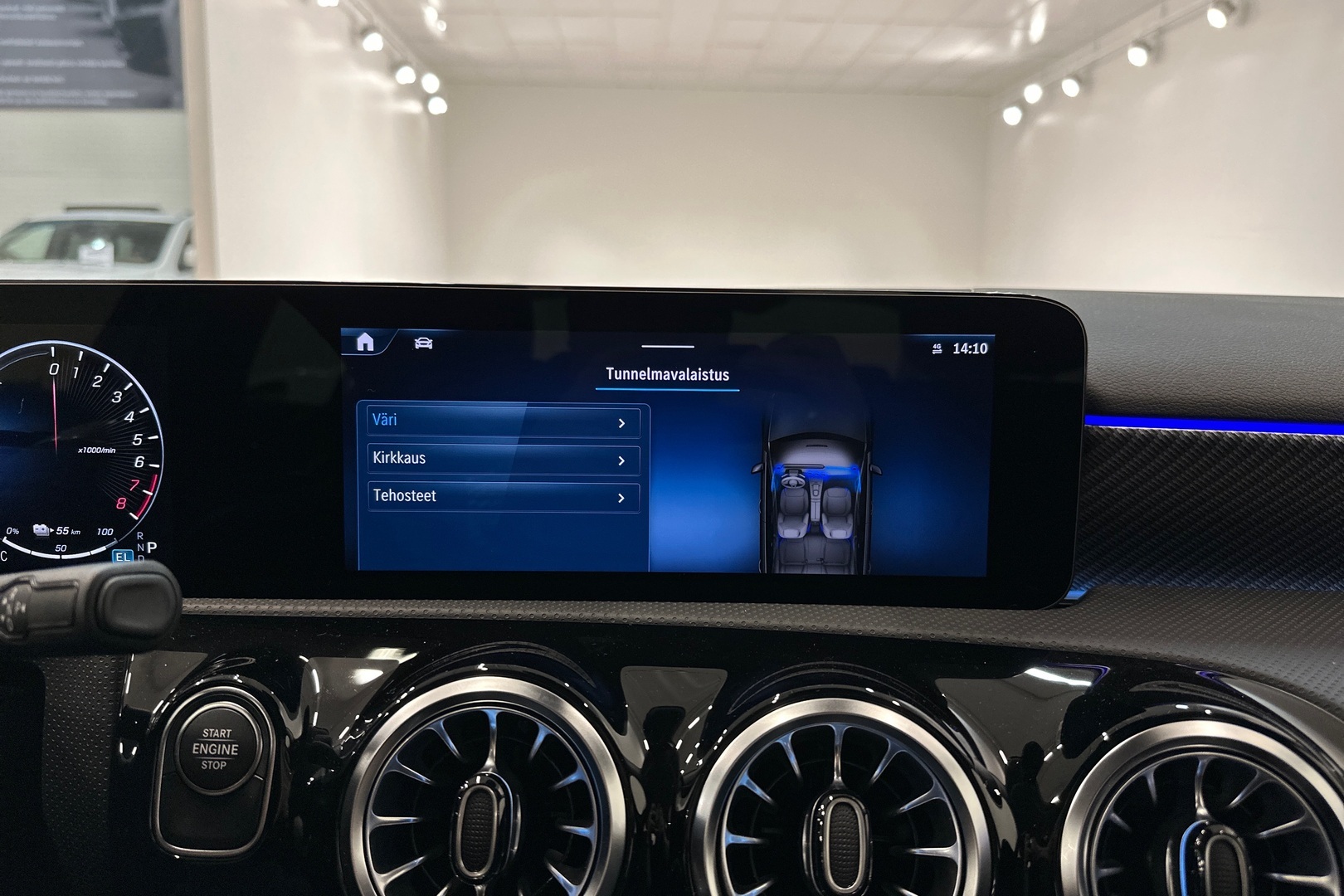 MERCEDES-BENZ A 2023