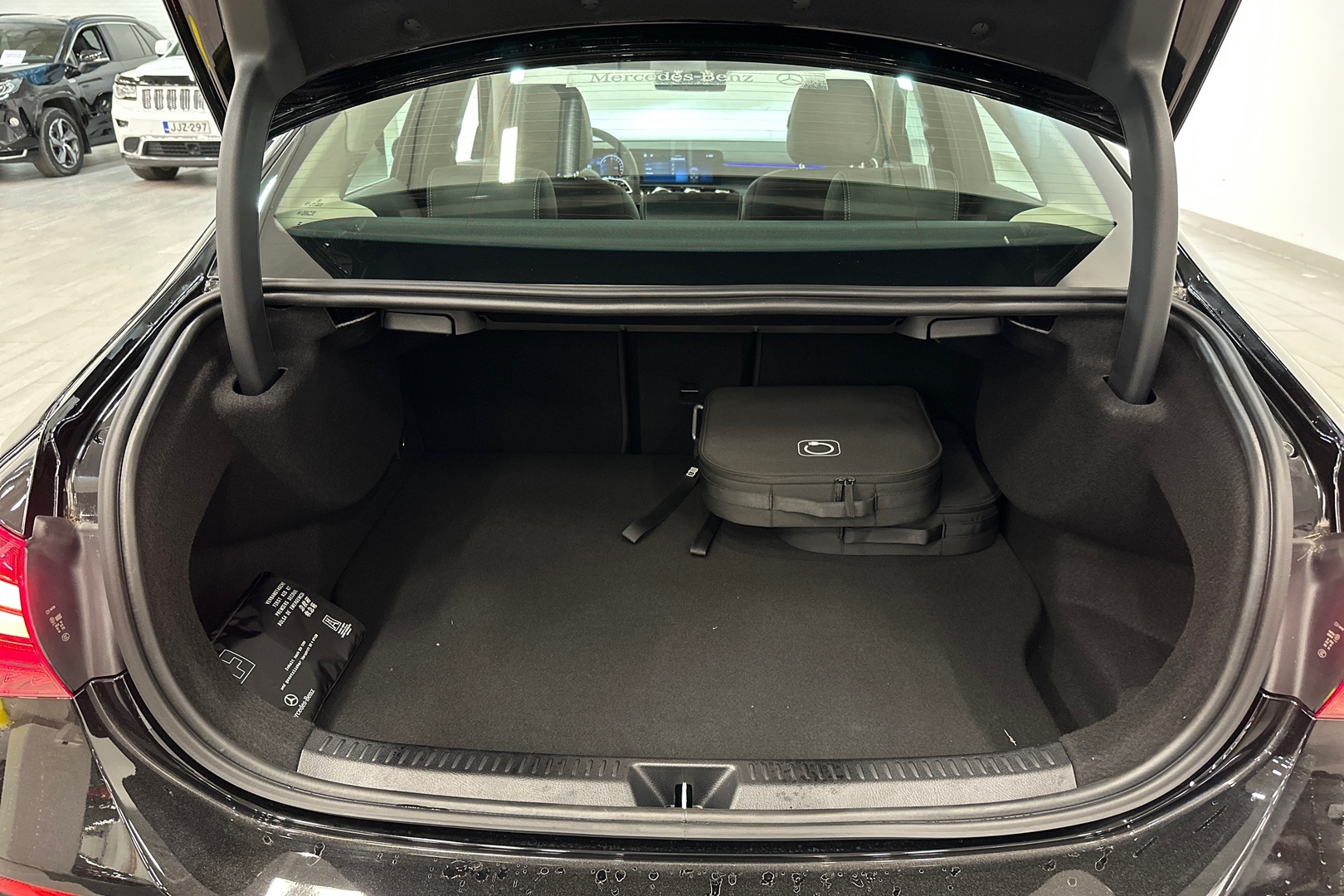 MERCEDES-BENZ A 2023