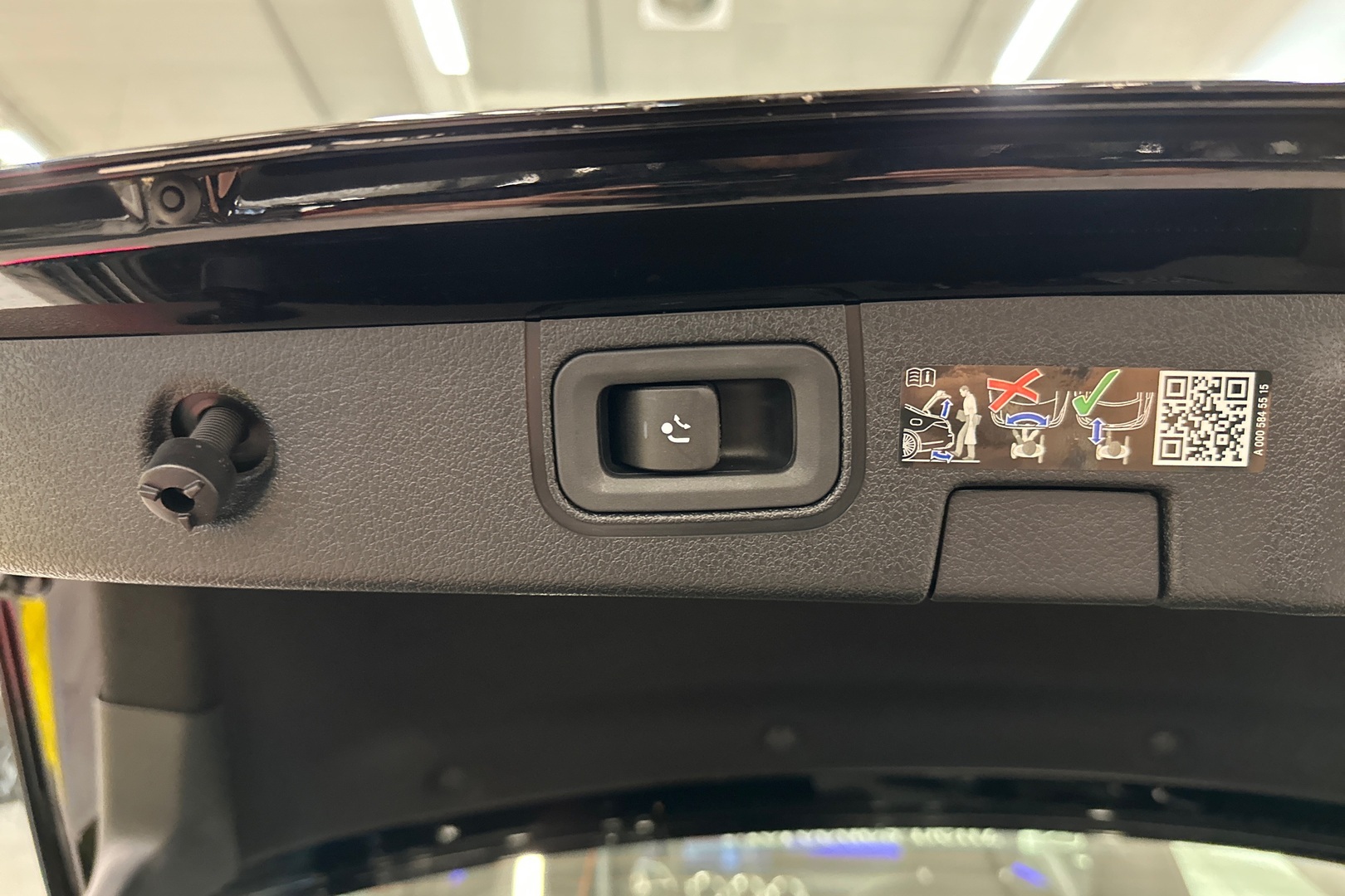 MERCEDES-BENZ A 2023