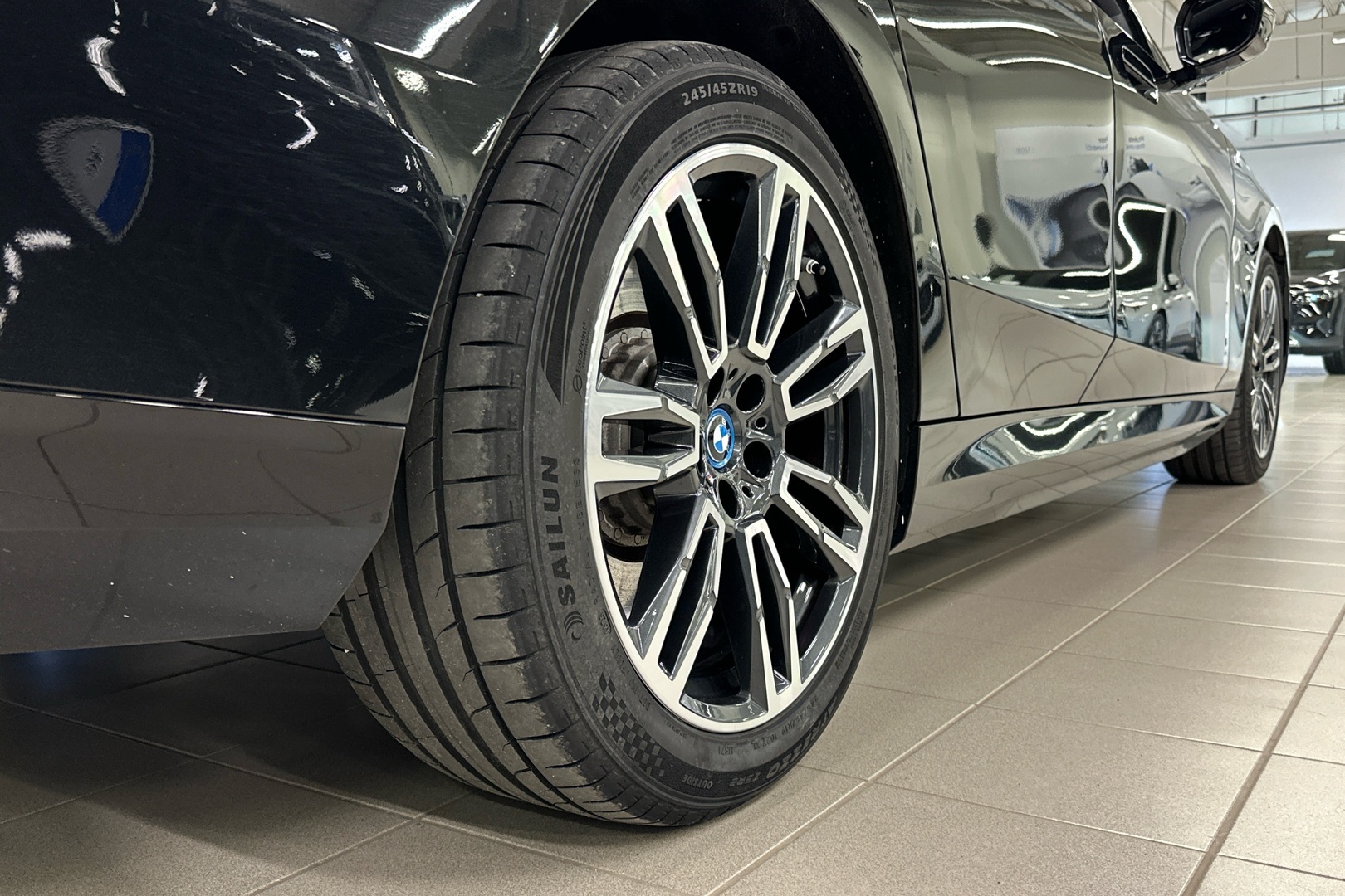 BMW 550 2024