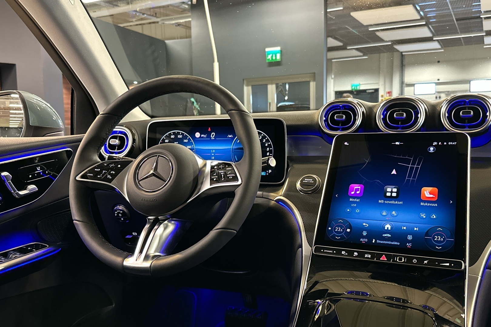 MERCEDES-BENZ GLC 2025