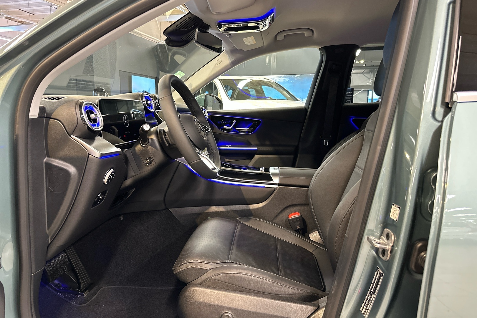 MERCEDES-BENZ GLC 2025