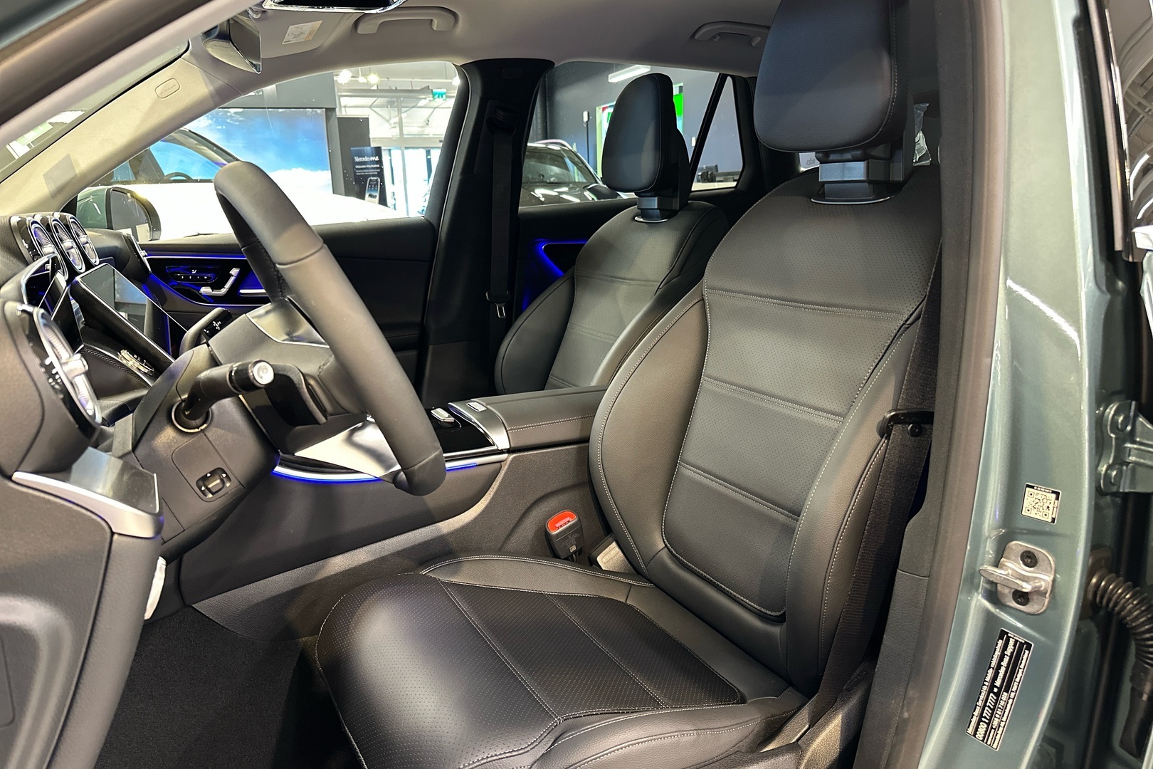 MERCEDES-BENZ GLC 2025