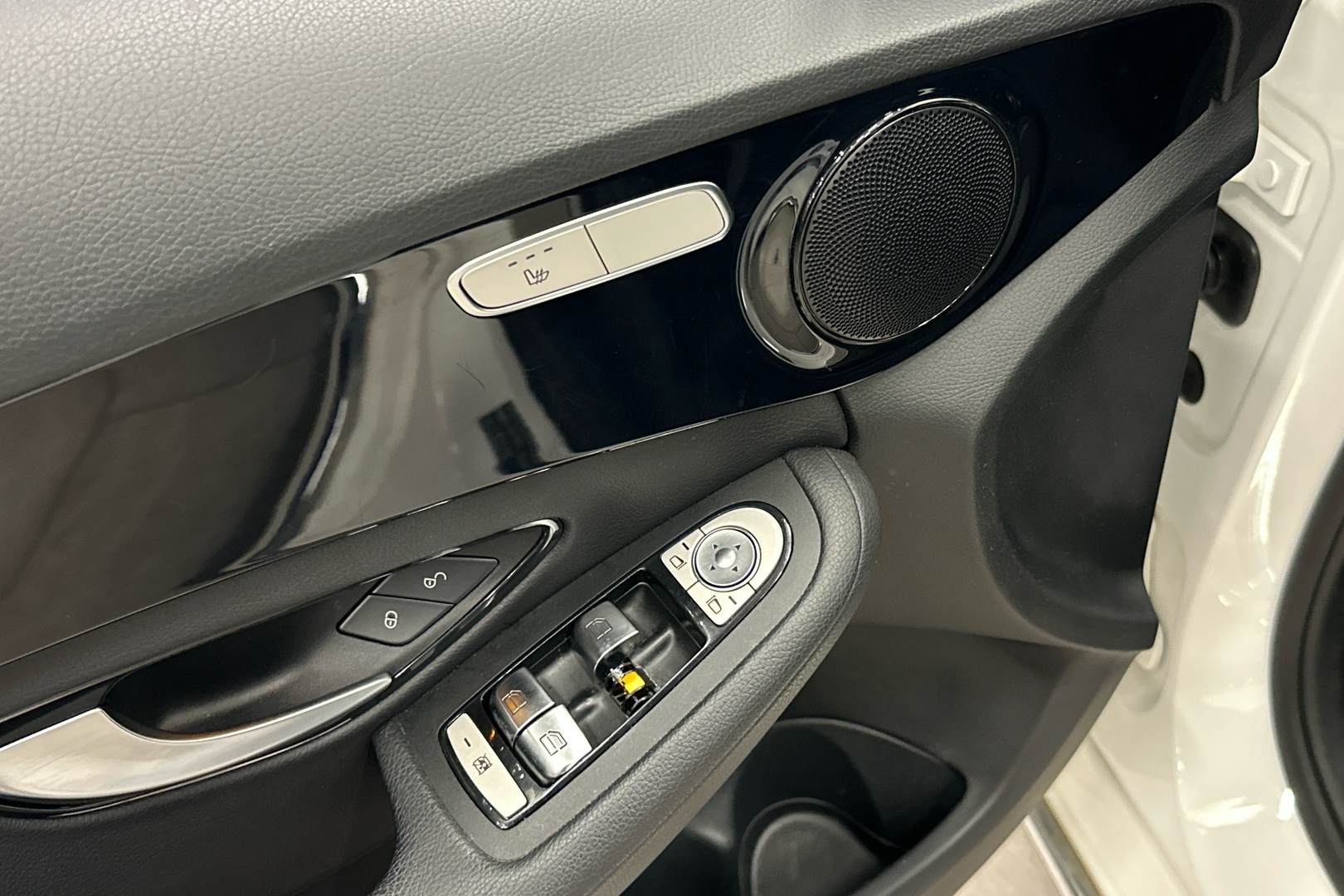 MERCEDES-BENZ C 2020