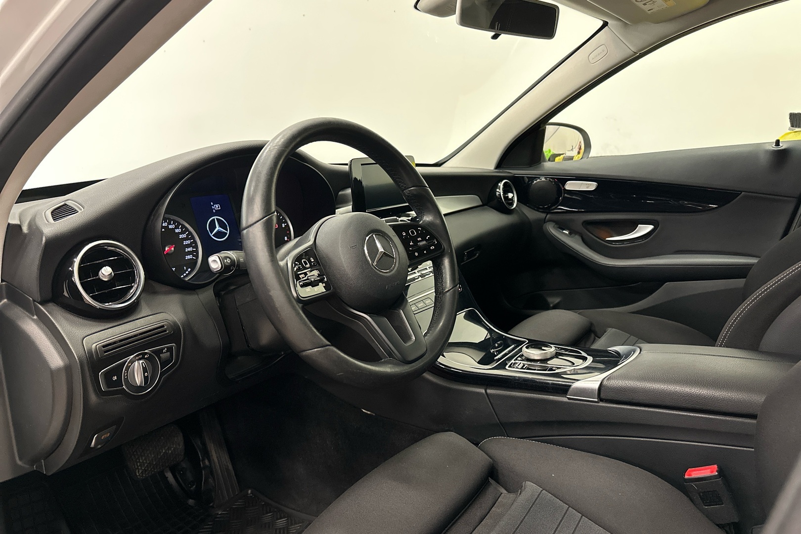 MERCEDES-BENZ C 2020