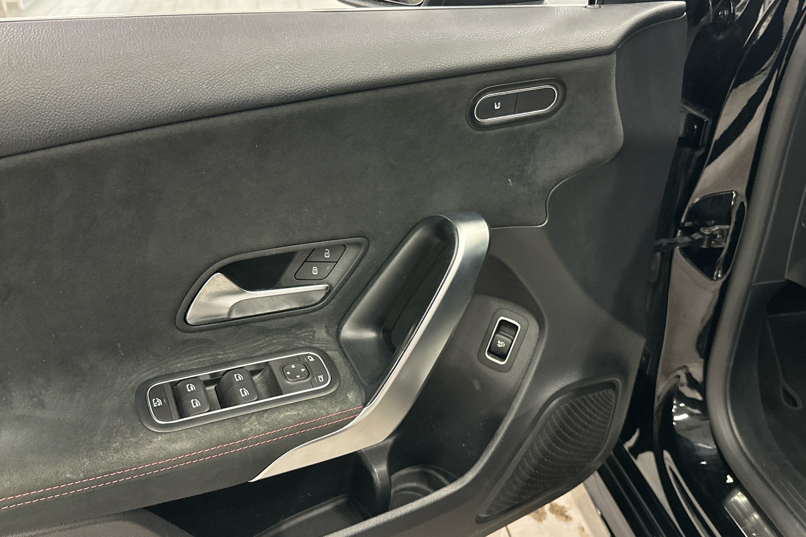 MERCEDES-BENZ A 2020