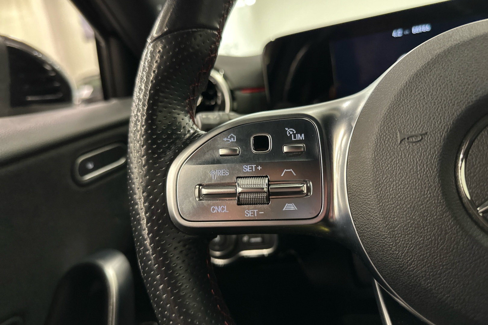 MERCEDES-BENZ A 2020