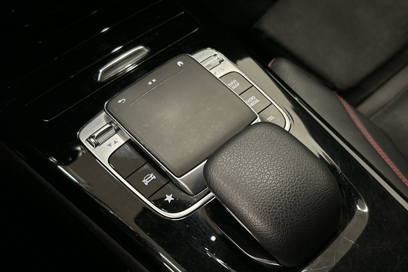 MERCEDES-BENZ A 2020