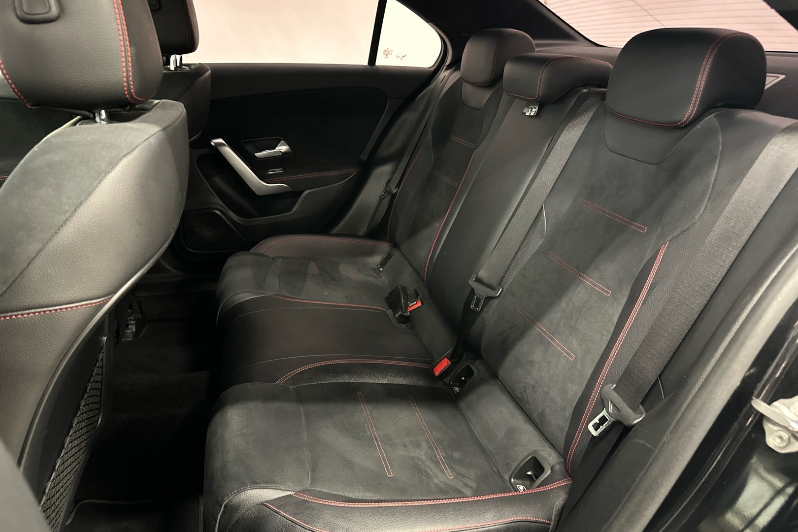 MERCEDES-BENZ A 2020