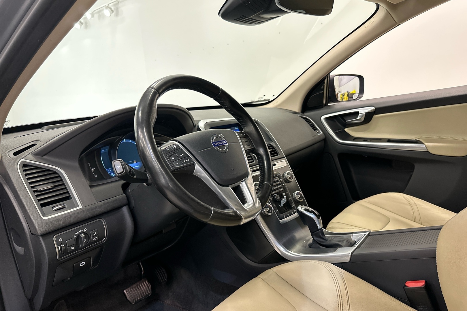 VOLVO XC60 21