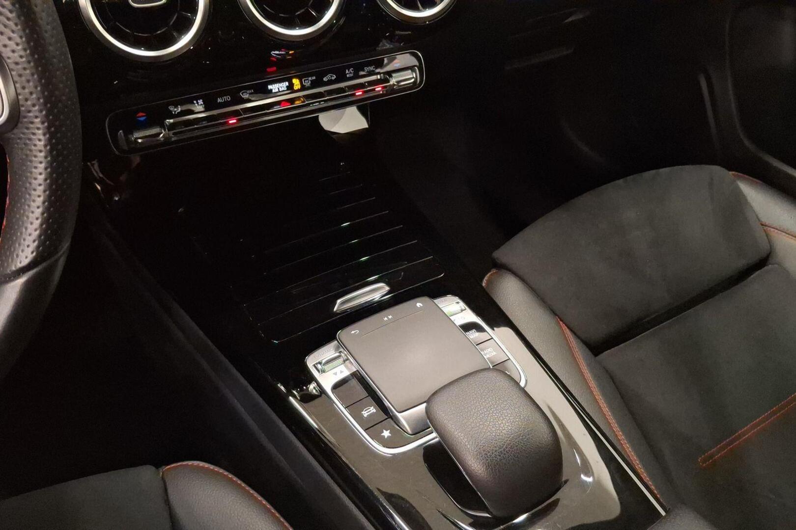 MERCEDES-BENZ A 2020