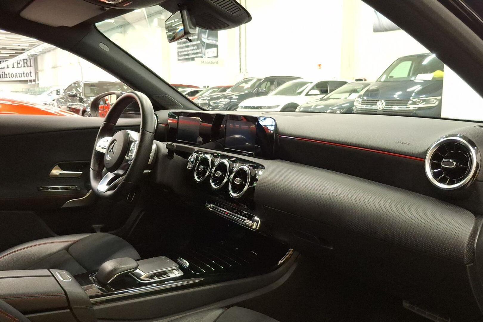MERCEDES-BENZ A 2020