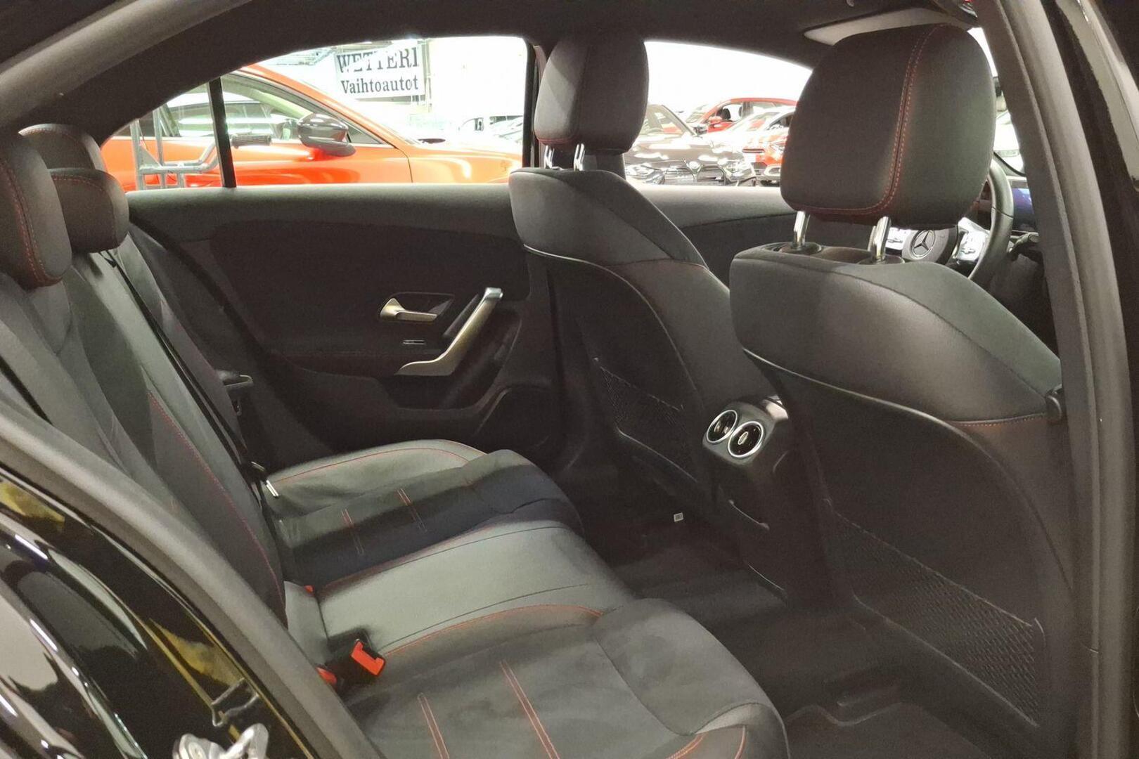 MERCEDES-BENZ A 2020