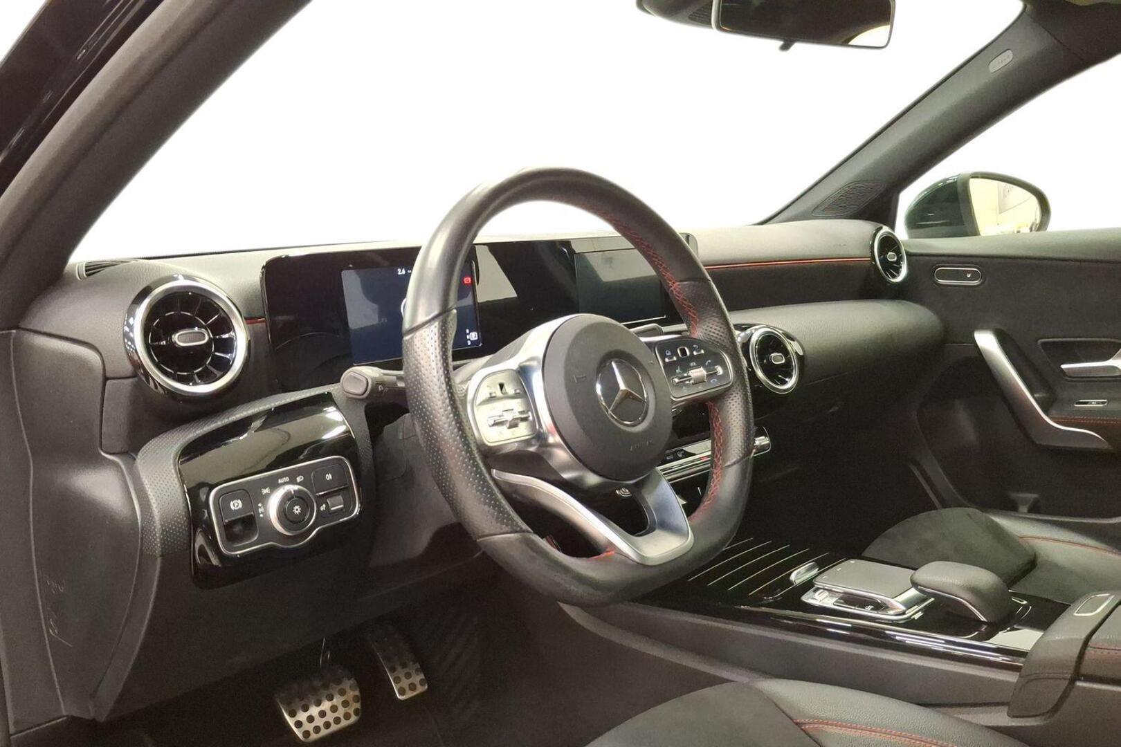 MERCEDES-BENZ A 2020