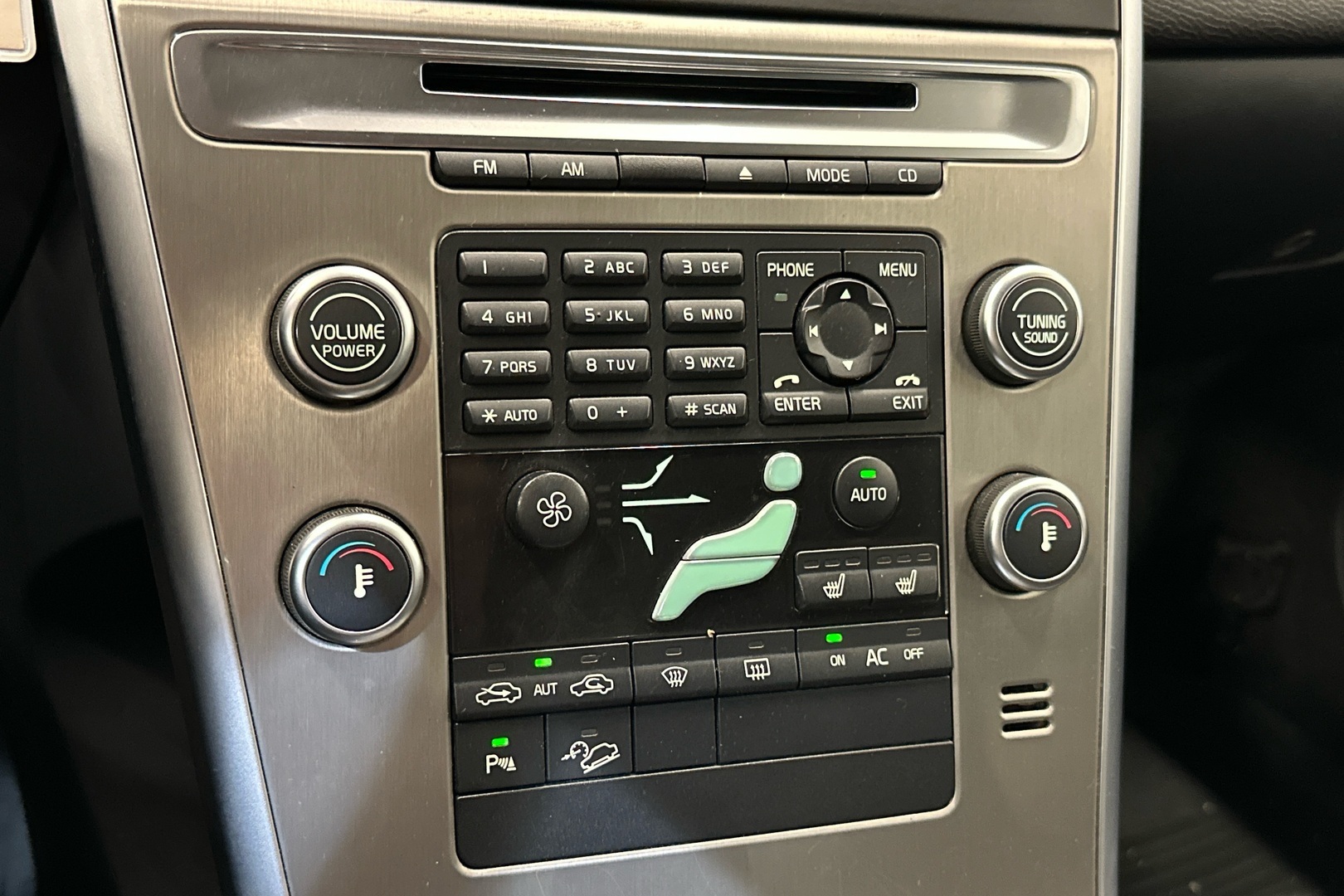 VOLVO XC60 2010