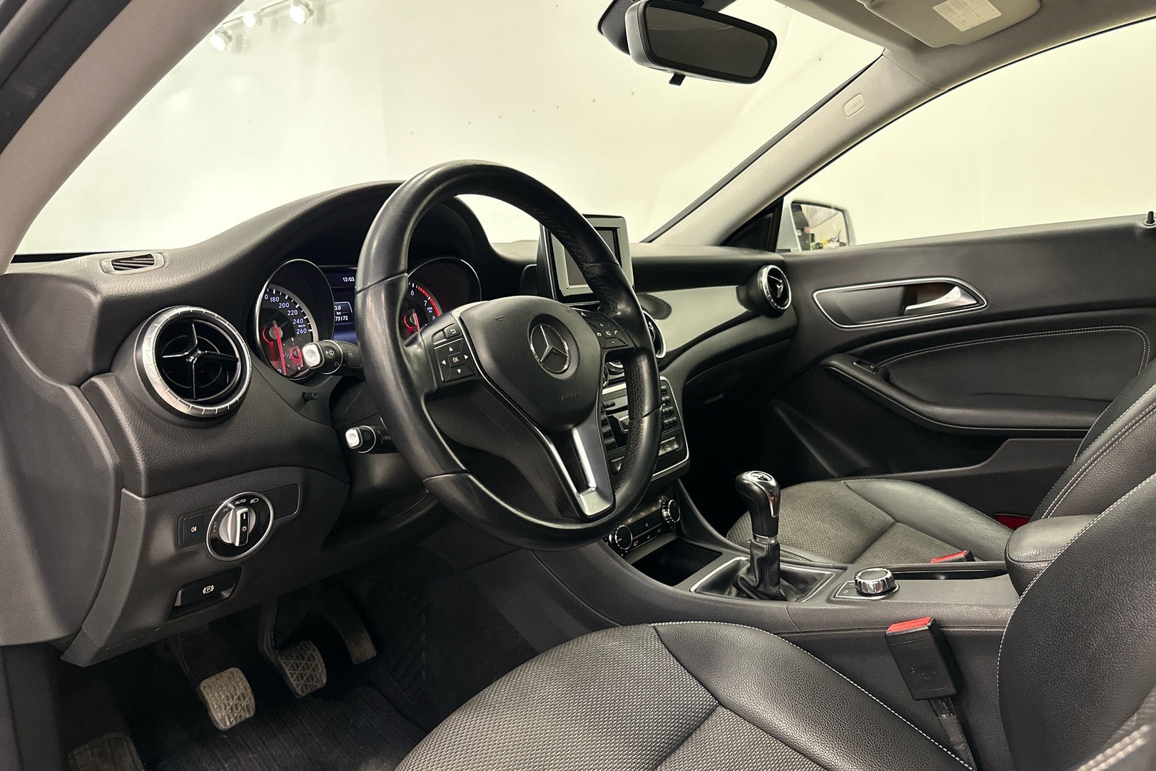 MERCEDES-BENZ CLA 2013