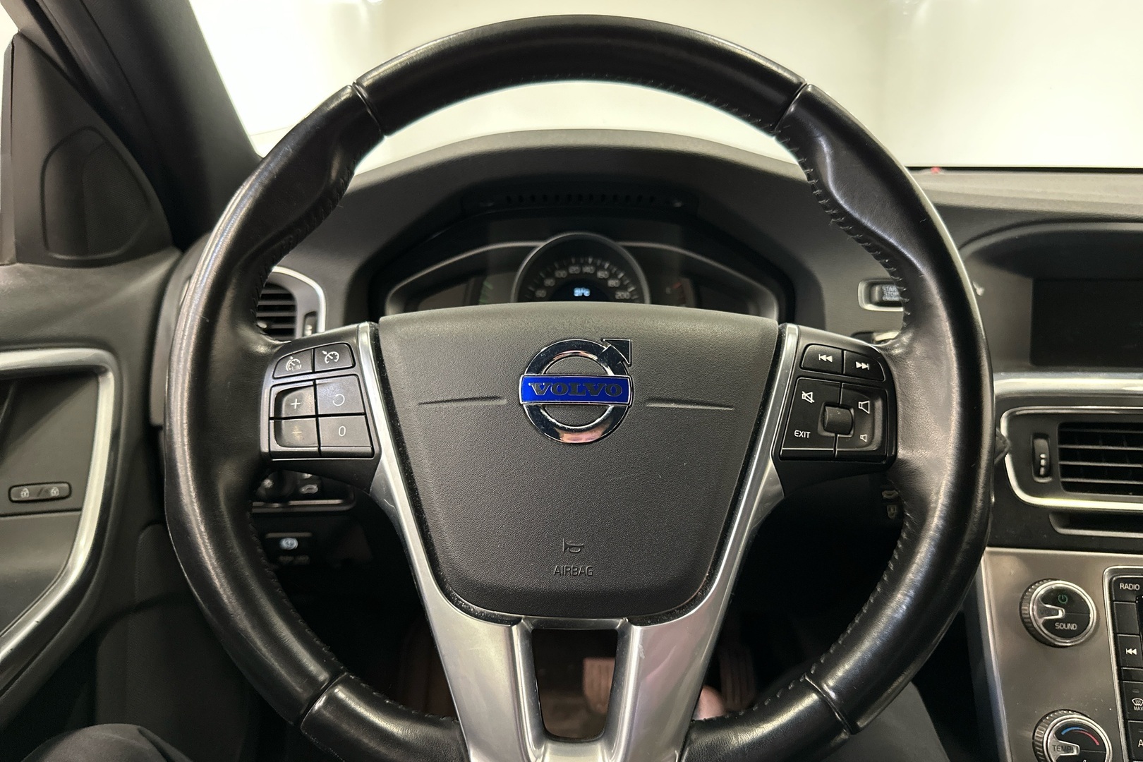 VOLVO V60 2014
