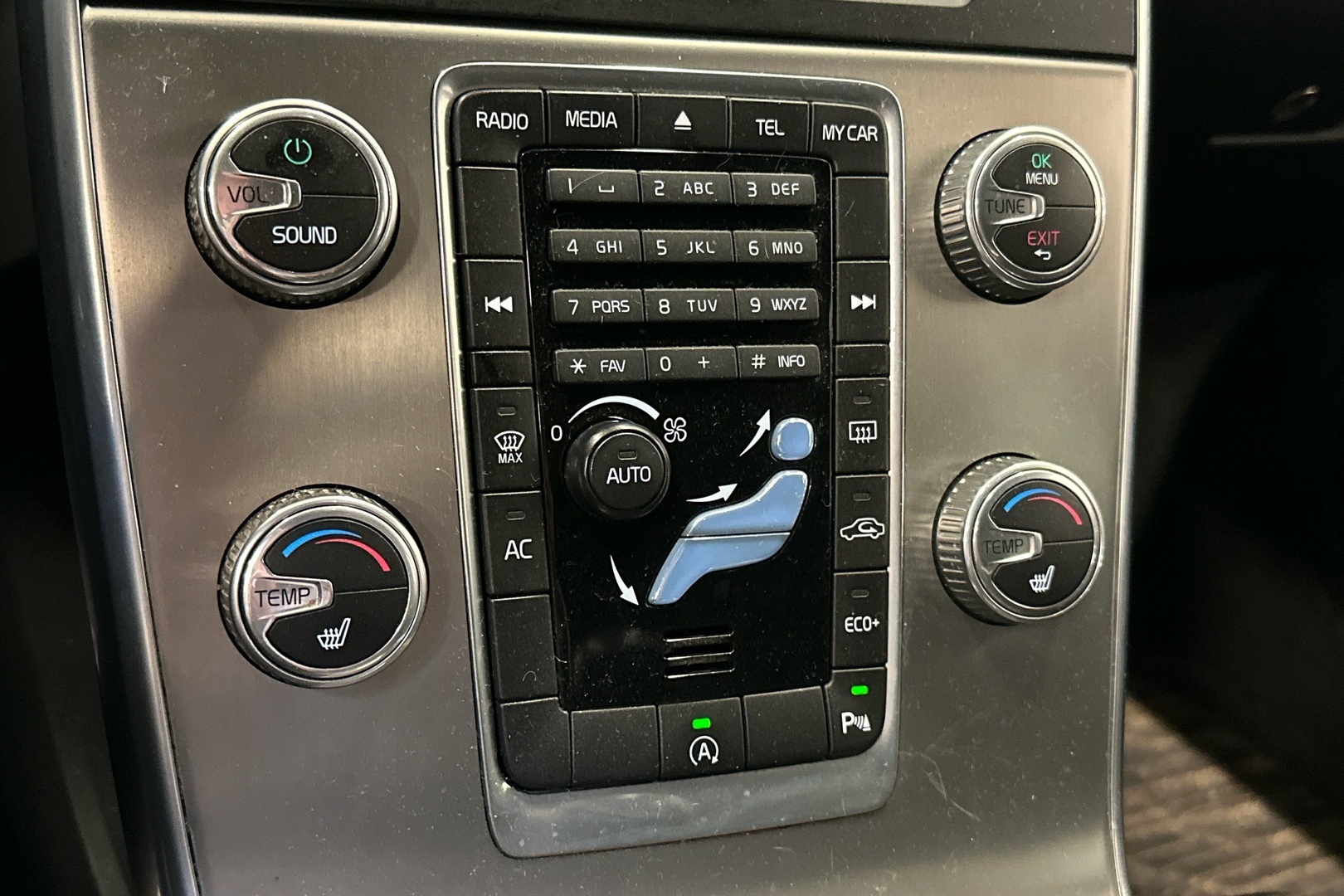 VOLVO V60 2014