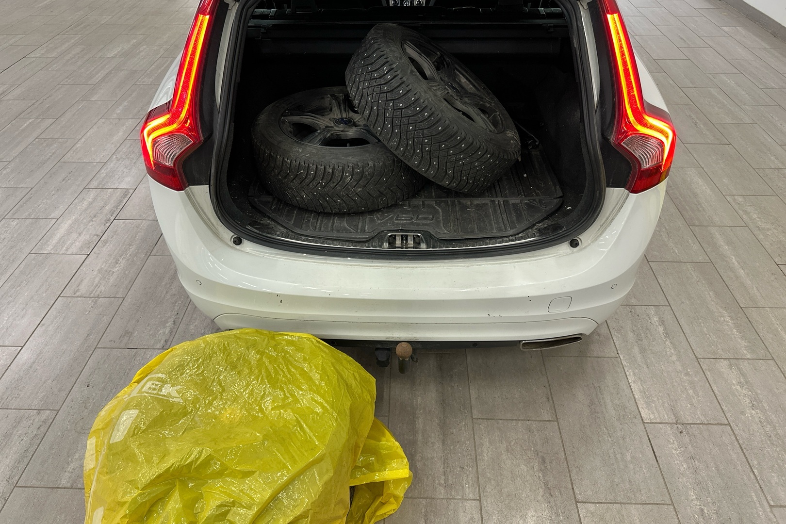 VOLVO V60 2014