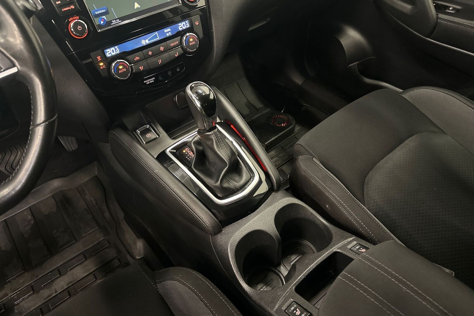 NISSAN Qashqai 18
