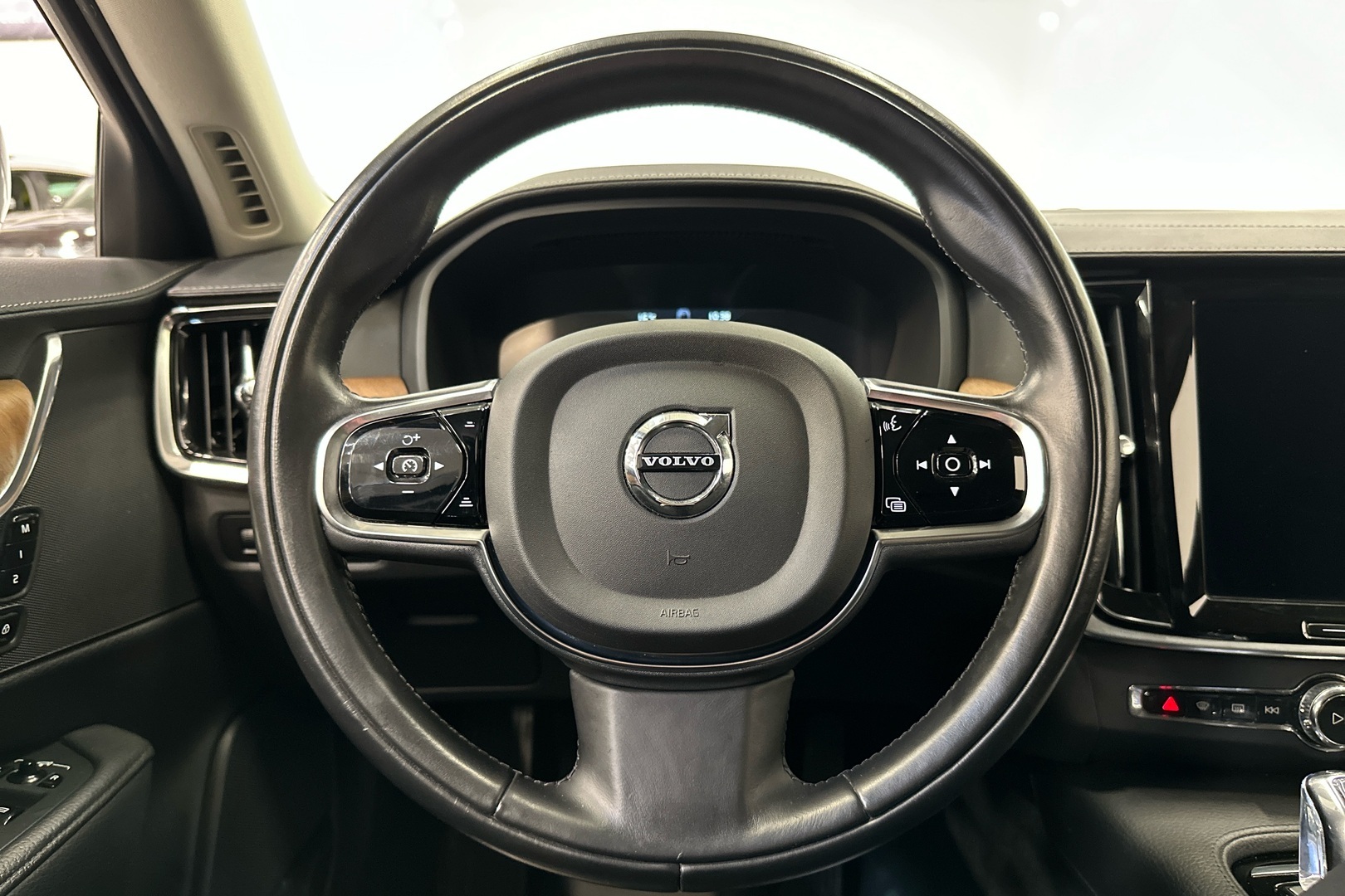 VOLVO S90 2019