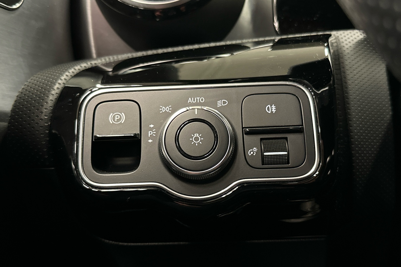 MERCEDES-BENZ CLA 2019