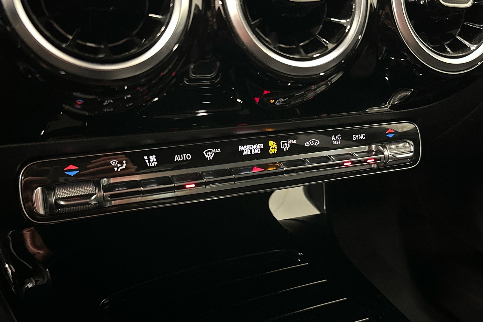 MERCEDES-BENZ CLA 2019