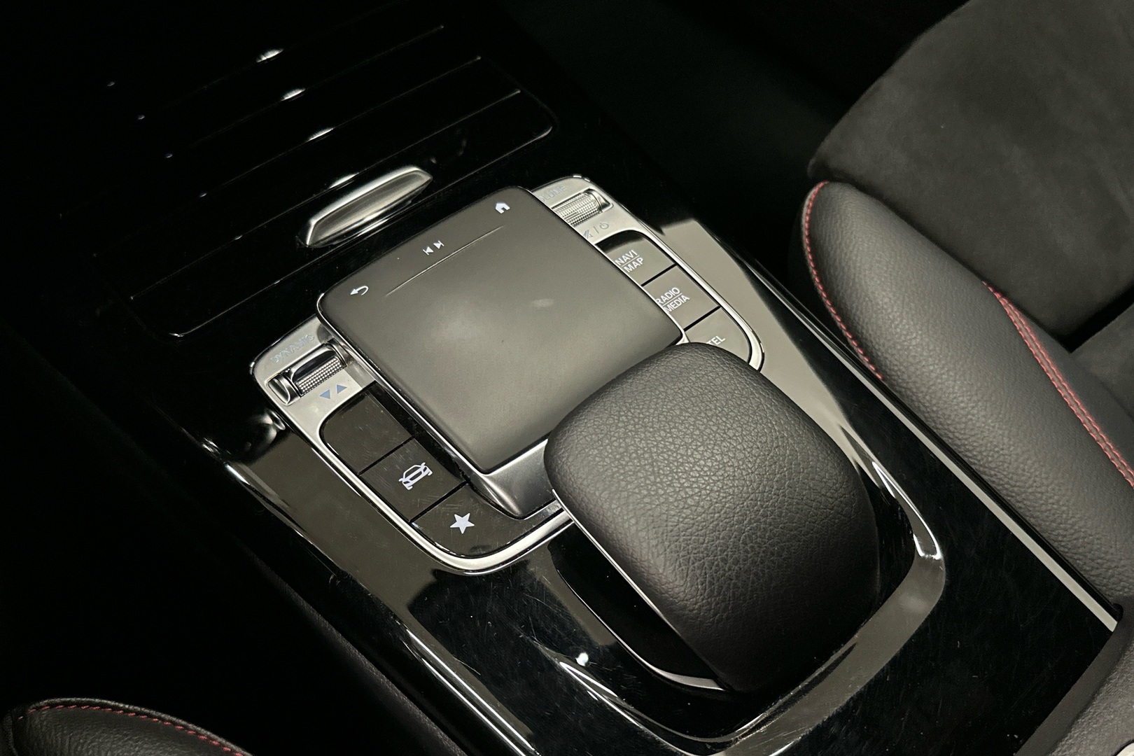 MERCEDES-BENZ CLA 2019