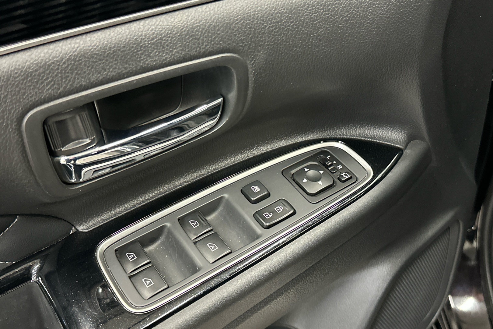 MITSUBISHI Outlander PHEV 2021