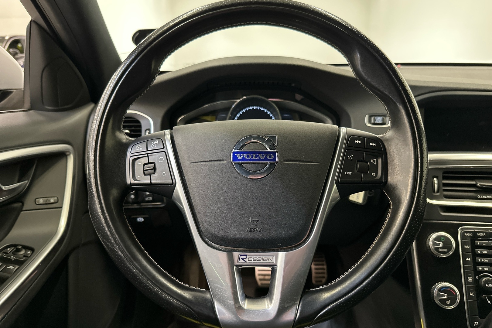 VOLVO V60 2018