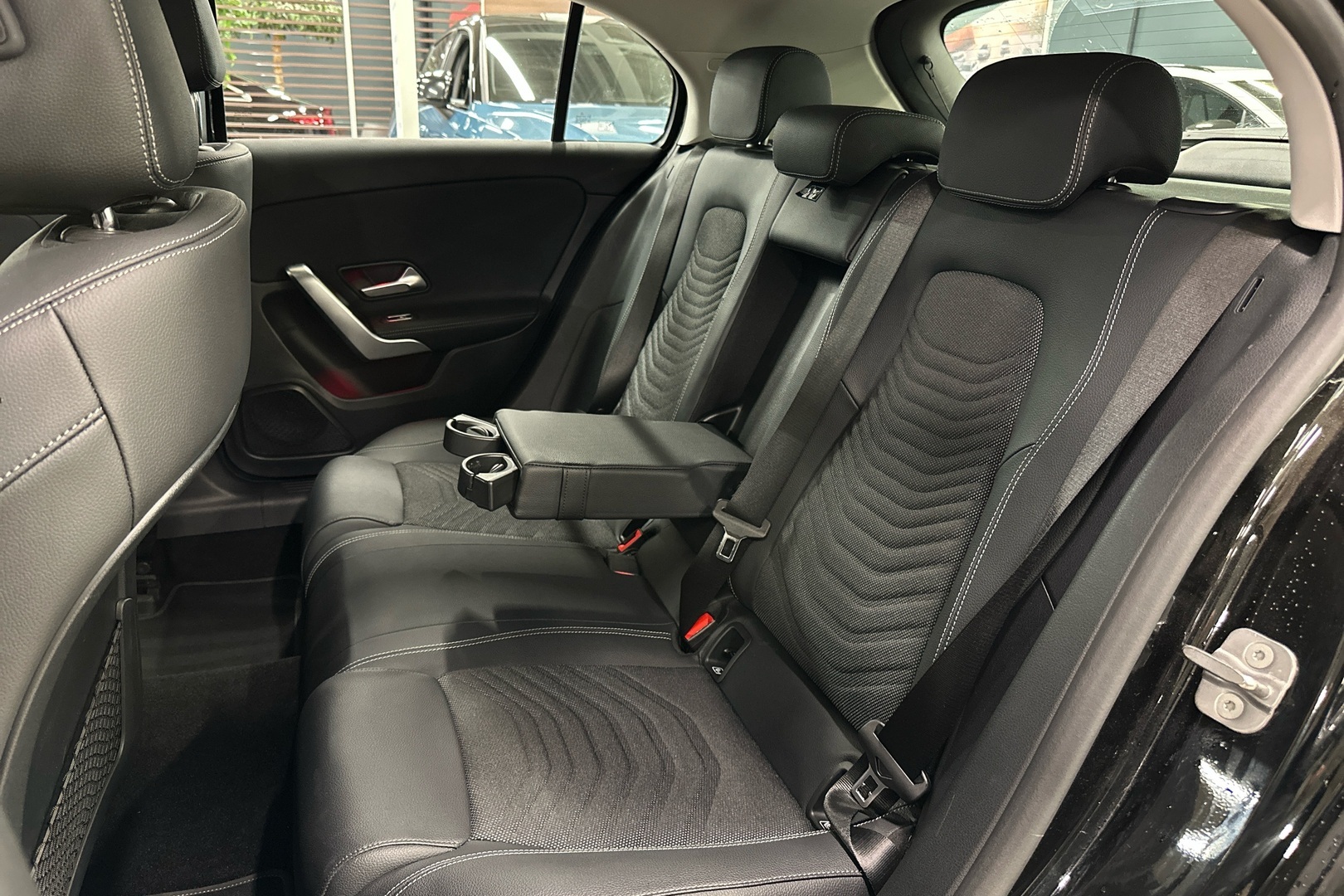 MERCEDES-BENZ A 2023