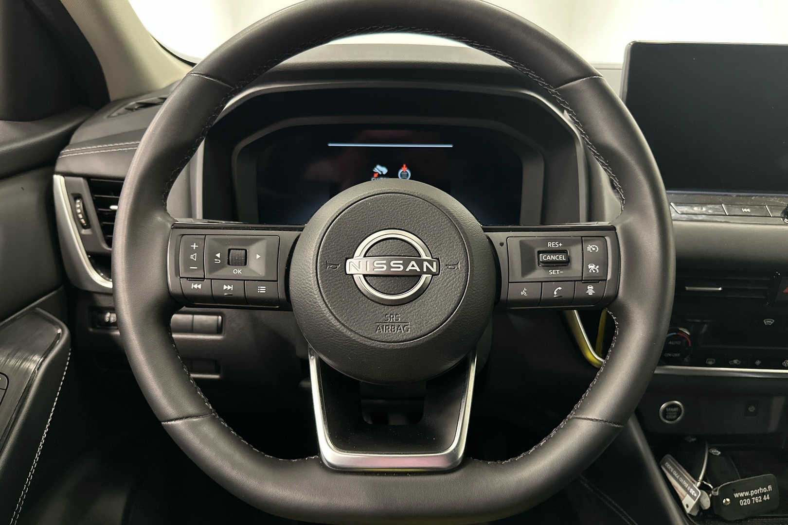 NISSAN Qashqai 2024