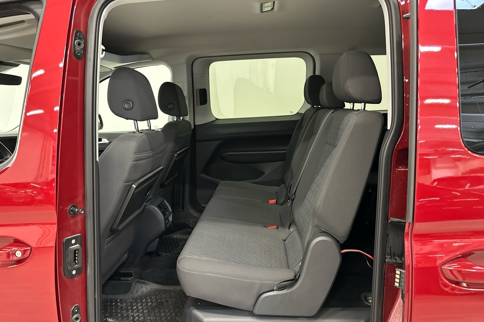VOLKSWAGEN Caddy Maxi 2024