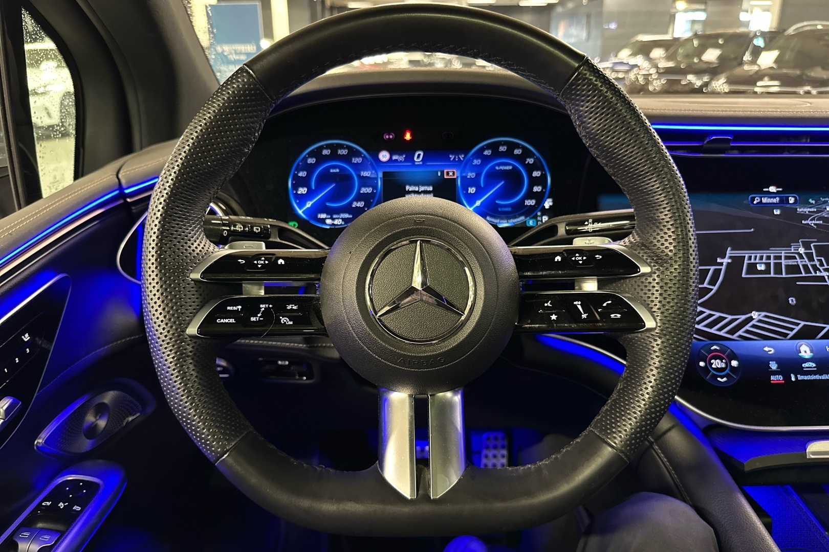 MERCEDES-BENZ EQE SUV 2023