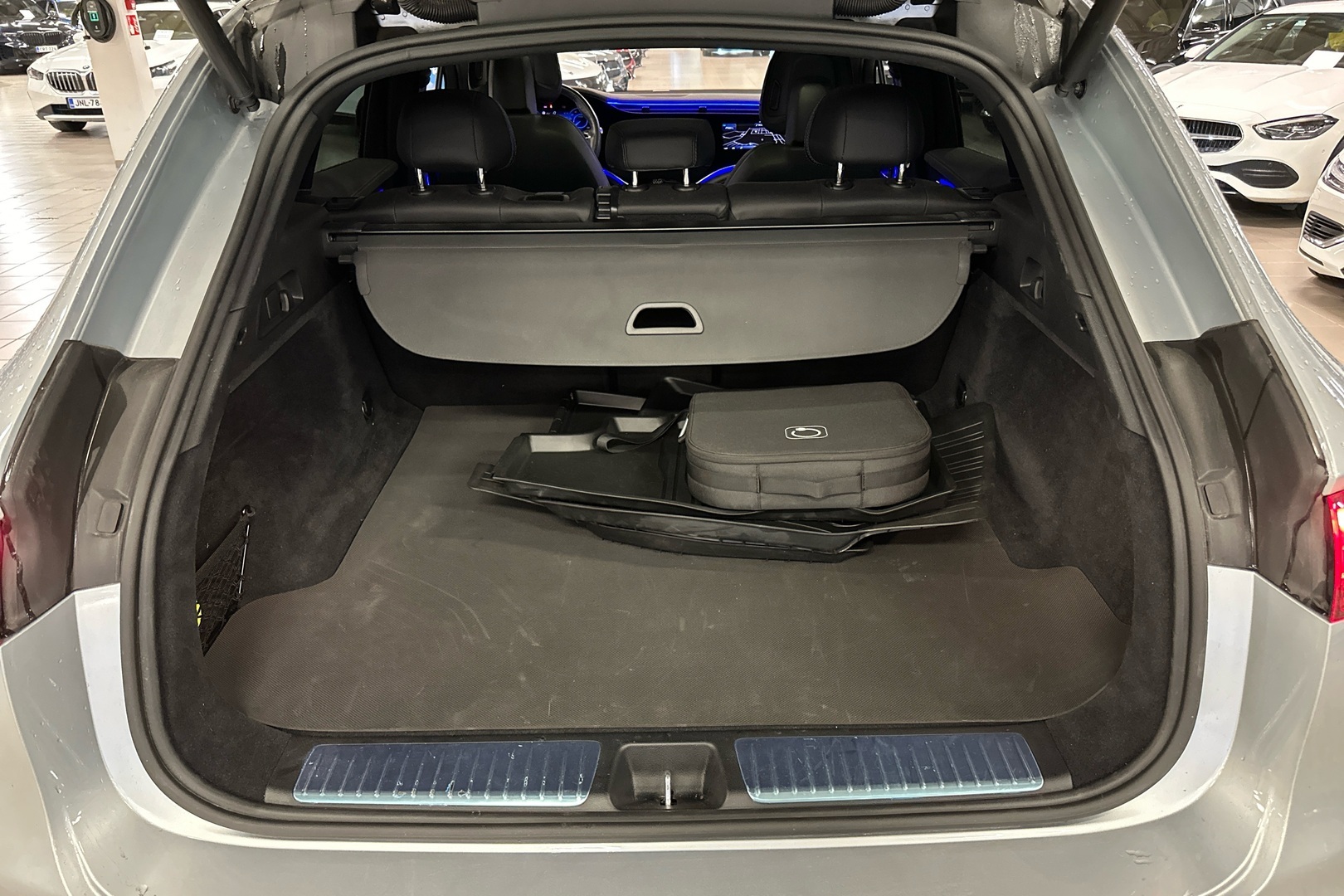 MERCEDES-BENZ EQE SUV 2023