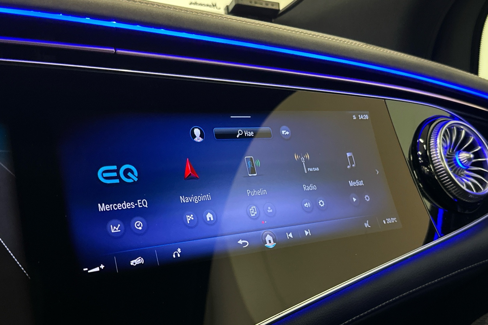 MERCEDES-BENZ EQE SUV 22