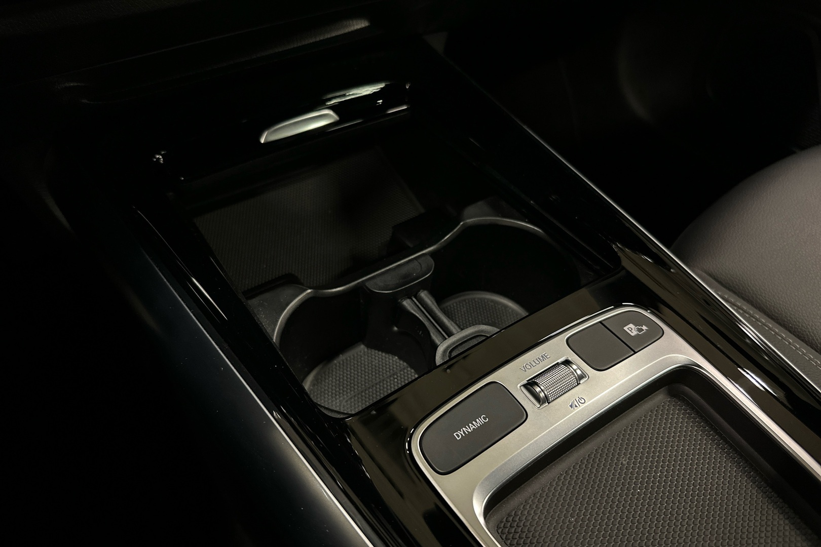 MERCEDES-BENZ GLA 2025