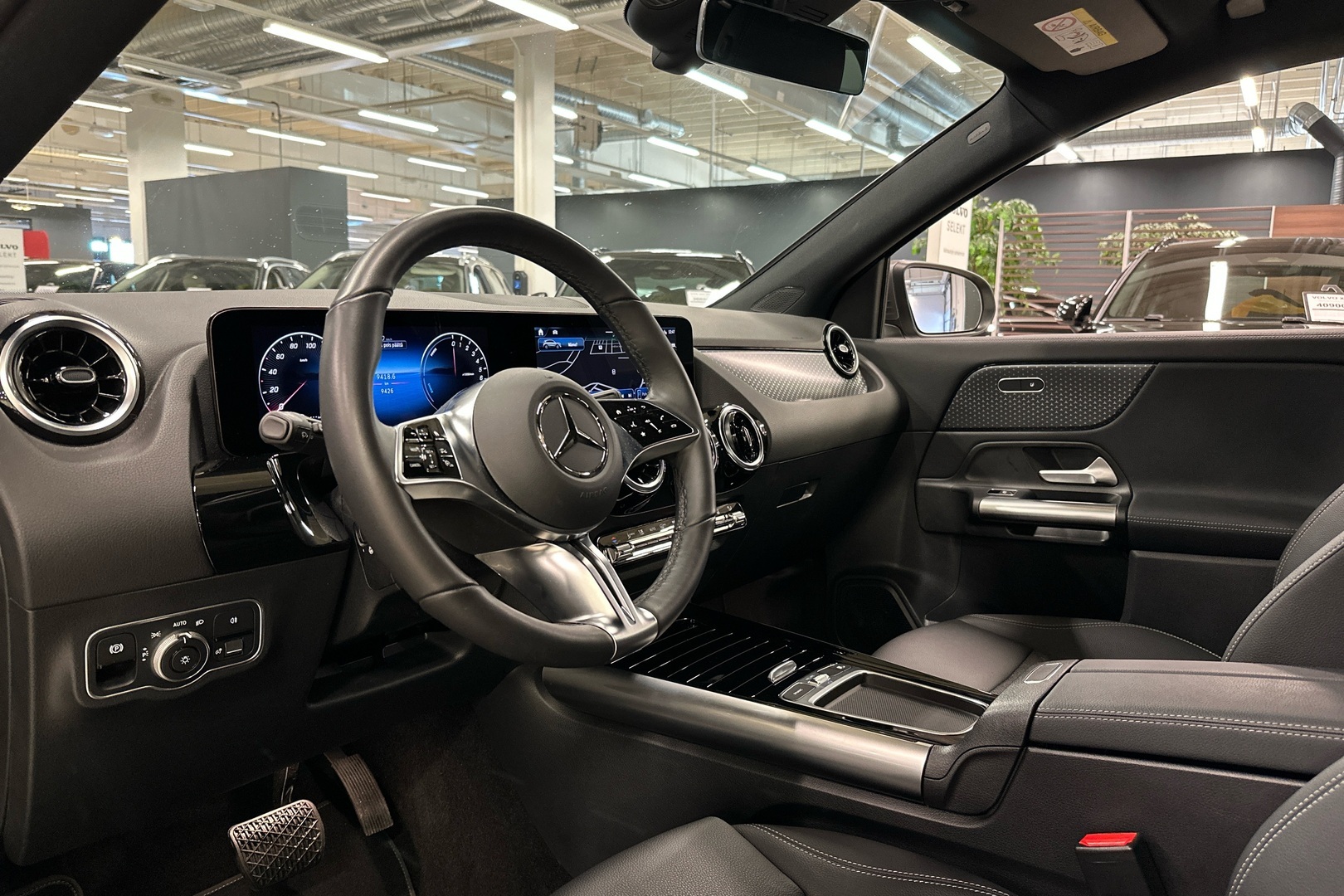 MERCEDES-BENZ GLA 2025