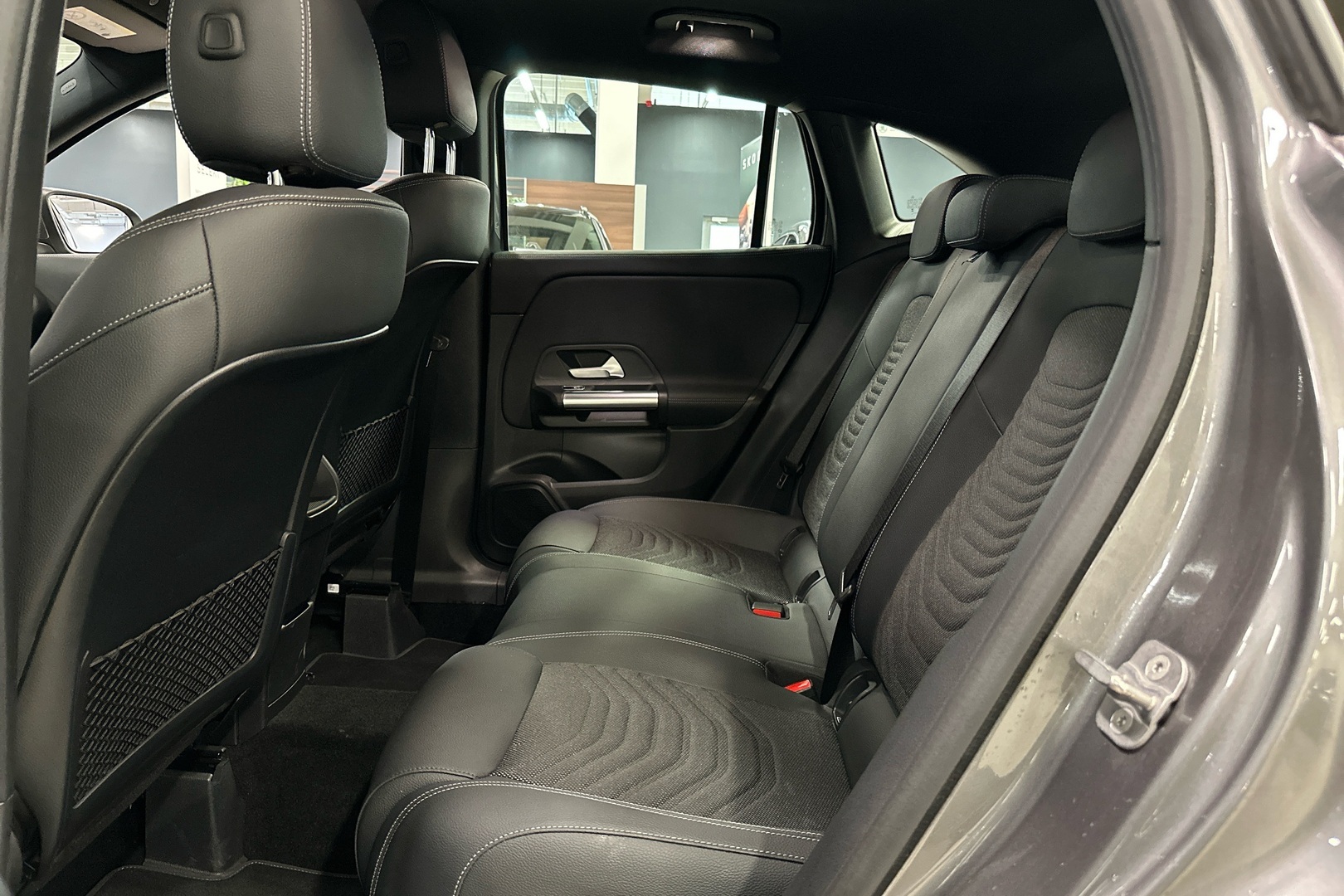 MERCEDES-BENZ GLA 2025