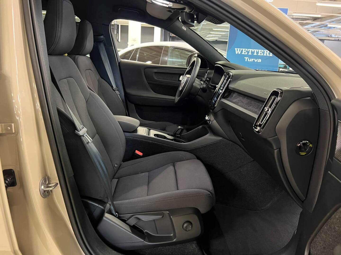 VOLVO EX40 2026